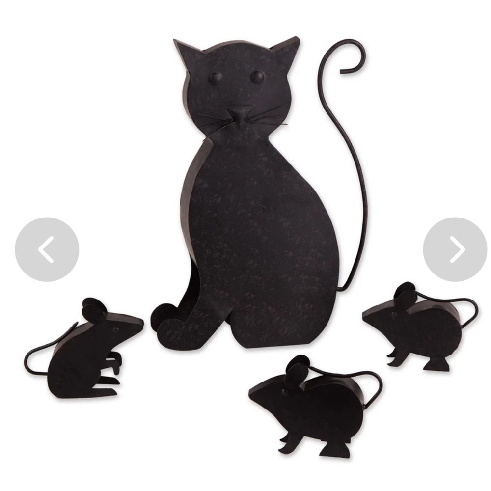 Indoor/ outdoor Metal Cat with 3 kittens